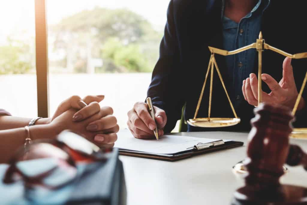 Court Applications vs. Mediation: A Less Stressful Path with EH Mediation Grantham